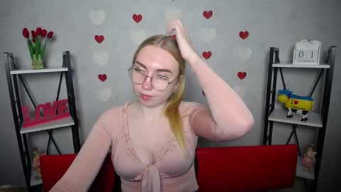 BeatriceFlyy online show from December 1, 2024, 4:29 pm