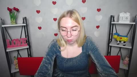 BeatriceFlyy online show from December 16, 2024, 4:38 pm