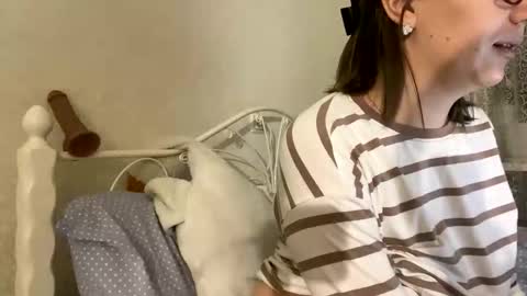 BeatriceTender online show from December 2, 2025, 7:53 pm