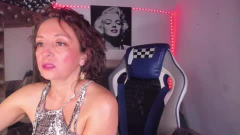 Snapshot of beatricez chatting on October 14, 2025, 5:47 pm Chanel online show from October 14, 2025, 5:47 pm