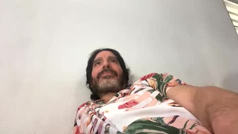 beautifukk online show from December 2, 2025, 4:13 pm