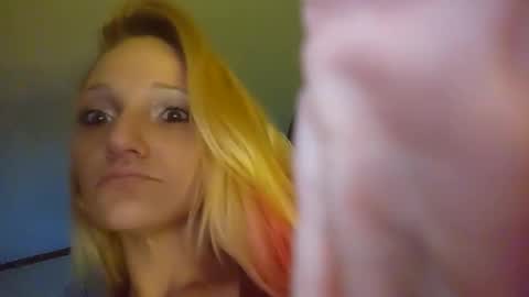 Julie Nicole online show from January 18, 2025, 6:03 am