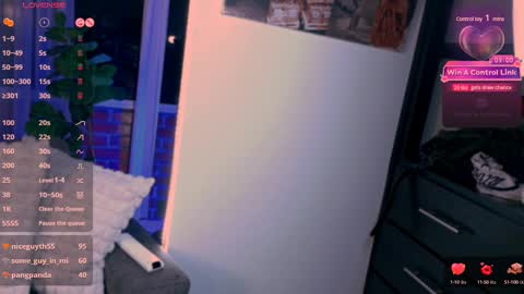 Chleo online show from March 11, 2025, 5:27 am