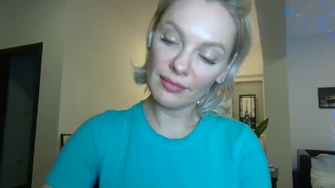 Beautifulkollette online show from January 6, 2025, 9:32 pm