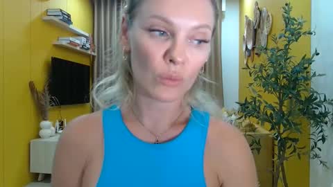 Beautifulkollette online show from September 16, 2025, 5:03 pm