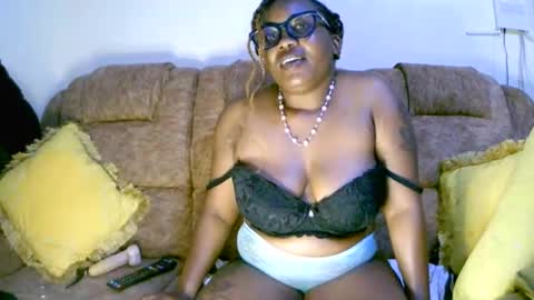 beautifulpeach2 online show from December 8, 2024, 6:01 am