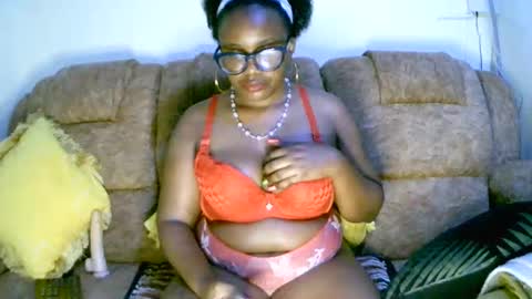 beautifulpeach2 online show from December 13, 2024, 8:15 pm