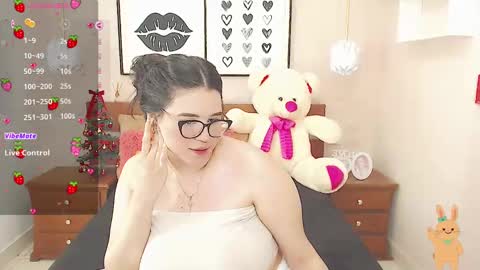 beautty_pink online show from January 3, 2025, 7:39 pm