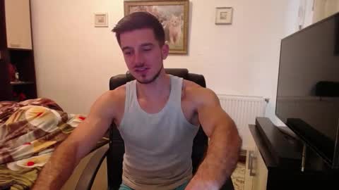 Mia and Jake online show from October 5, 2025, 10:35 am