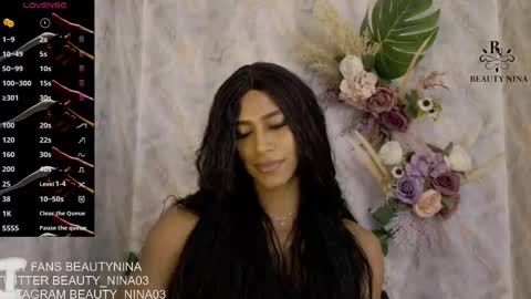 beauty_nina online show from September 25, 2025, 1:37 pm