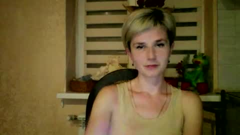 BeautyKsenia online show from April 21, 2026, 7:28 pm