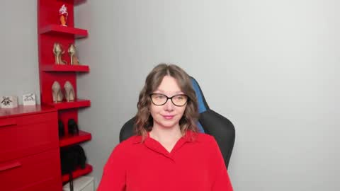 Zoe online show from May 18, 2026, 5:35 am