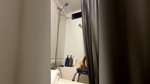 bebegirl6 online show from April 13, 2026, 11:10 pm