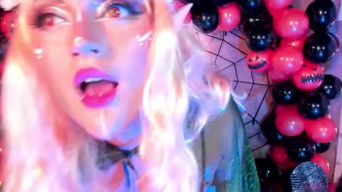 Snapshot of becca_diamond chatting on October 22, 2025, 6:51 pm Rebecca online show from October 22, 2025, 6:51 pm