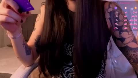 Marzhie online show from October 9, 2025, 1:53 pm