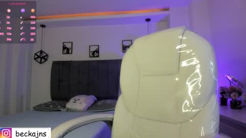 Marzhie online show from October 22, 2025, 2:17 pm