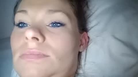 BECKY BOO  online show from November 26, 2025, 9:21 am