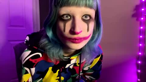 Snapshot of beckytheclown chatting on December 11, 2024, 8:04 am Beckytheclown online show from December 11, 2024, 8:04 am