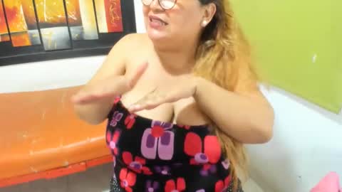 beckyummys online show from December 29, 2024, 5:54 pm
