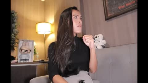 bee_thai online show from February 9, 2026, 5:06 pm