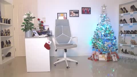 Bee if you ever see the girl who can take 12 inch all the way inside the ass try me online show from December 18, 2024, 4:31 am