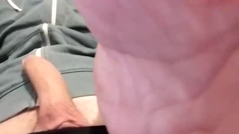 Snapshot of beeboysama chatting on October 7, 2025, 11:02 pm TheBee online show from October 7, 2025, 11:02 pm