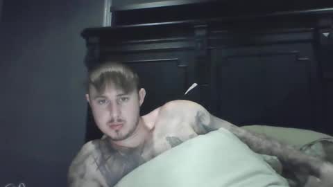 Snapshot of beelzebubxo chatting on December 9, 2024, 10:22 am beelzebubxo online show from December 9, 2024, 10:22 am