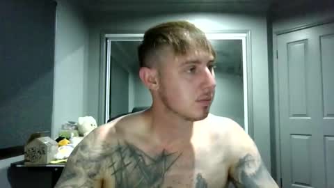 Snapshot of beelzebubxo chatting on October 17, 2025, 11:46 am beelzebubxo online show from October 17, 2025, 11:46 am