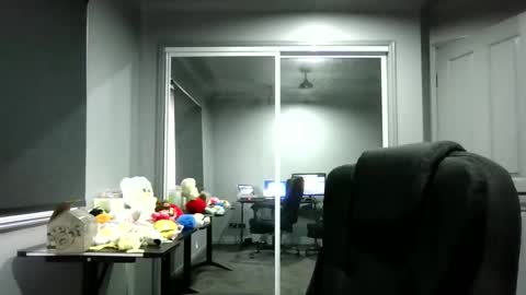 Snapshot of beelzebubxo chatting on October 22, 2025, 11:15 pm beelzebubxo online show from October 22, 2025, 11:15 pm