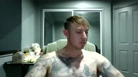 Snapshot of beelzebubxo chatting on October 23, 2025, 11:20 am beelzebubxo online show from October 23, 2025, 11:20 am