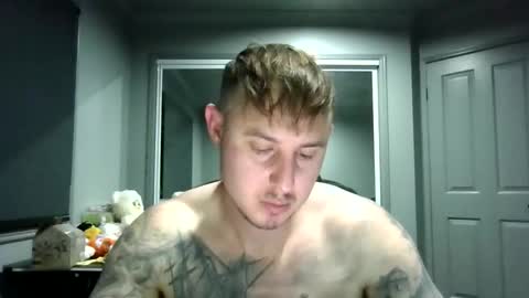 Snapshot of beelzebubxo chatting on October 27, 2025, 11:03 am beelzebubxo online show from October 27, 2025, 11:03 am