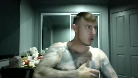 Snapshot of beelzebubxo chatting on October 28, 2025, 10:19 am beelzebubxo online show from October 28, 2025, 10:19 am