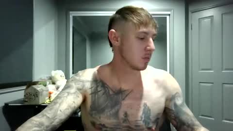 Snapshot of beelzebubxo chatting on November 6, 2025, 10:16 am beelzebubxo online show from November 6, 2025, 10:16 am