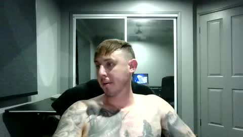 Snapshot of beelzebubxo chatting on November 26, 2025, 10:38 am beelzebubxo online show from November 26, 2025, 10:38 am