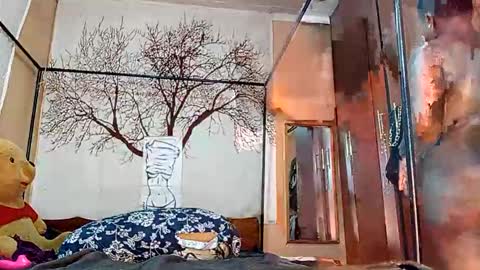 beencee2 online show from October 27, 2025, 5:11 am