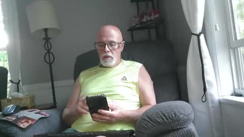 beep_b33p online show from May 12, 2026, 11:24 pm