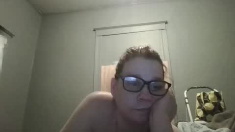 Snapshot of beesmithfield chatting on May 7, 2026, 6:46 pm beesmithfield online show from May 7, 2026, 6:46 pm
