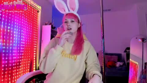  Ashley West  online show from April 6, 2026, 3:15 am