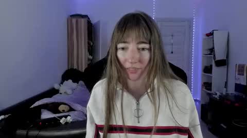 Lisa online show from September 23, 2025, 5:27 pm