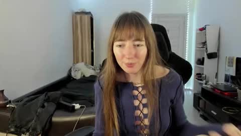 Lisa online show from September 25, 2025, 12:53 pm