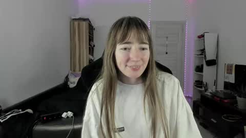 Lisa online show from September 28, 2025, 3:50 pm