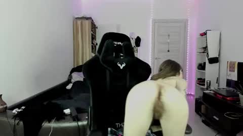 Lisa online show from September 29, 2025, 2:11 pm