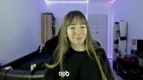 Lisa online show from October 1, 2025, 4:13 pm