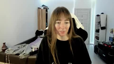 Lisa online show from November 5, 2025, 2:17 pm