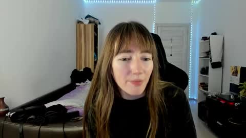 Lisa online show from November 6, 2025, 12:17 pm