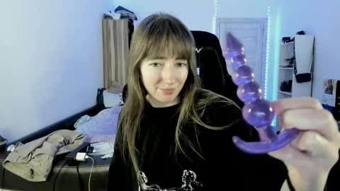 Lisa online show from November 9, 2025, 3:54 pm