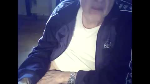 Snapshot of bekklove1 chatting on March 8, 2026, 2:21 pm bekklove1 online show from March 8, 2026, 2:21 pm