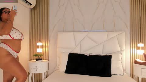 Bela online show from November 12, 2025, 5:41 am