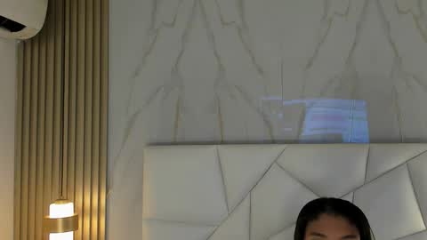 Bela online show from December 17, 2025, 5:13 am