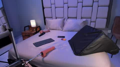 Snapshot of belanny_ chatting on May 1, 2026, 4:28 am Bella online show from May 1, 2026, 4:28 am